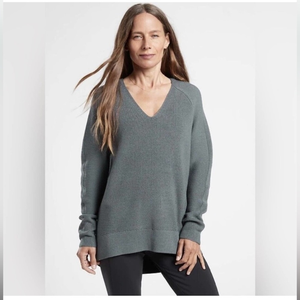 Athleta Hanover Merino Wool Blend V Neck Sweater Top Mist Grey Size XS
